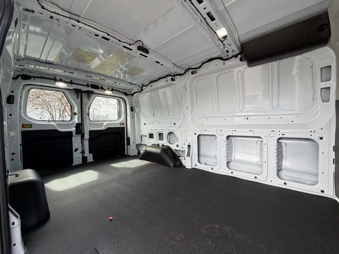 New 2026 Ford Transit 250 Low Roof RWD image 9