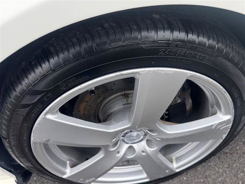 Used 2010 Mercedes-Benz E 350 4MATIC Sedan image 25