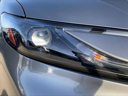 Used 2025 Toyota Camry SE image 38