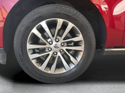 Used 2018 Ford Expedition Limited w/ Equipment Group 301A AWD/4WD image 30