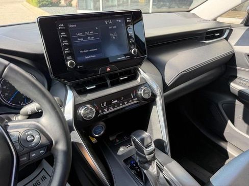 Used 2021 Toyota Venza LE AWD/4WD image 22