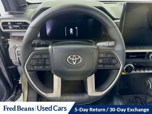 Used 2025 Toyota Tacoma Limited AWD/4WD image 16