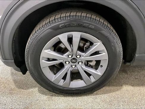 Used 2022 Ford Explorer XLT w/ XLT Sport Appearance Package image 36