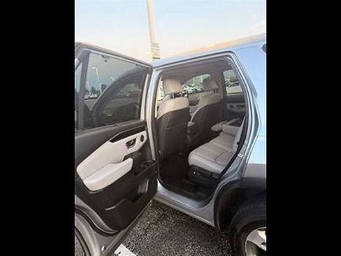 Used 2025 Honda Pilot EX-L image 9