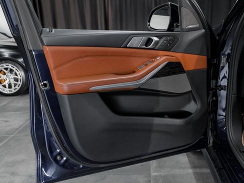 Used 2022 BMW X7 M50i w/ Executive Package image 46