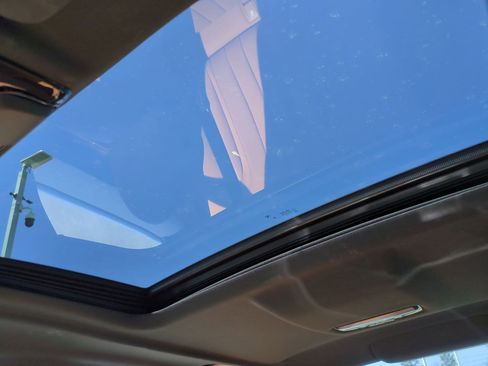 Certified 2023 BMW 530e xDrive w/ Premium Package AWD/4WD image 28