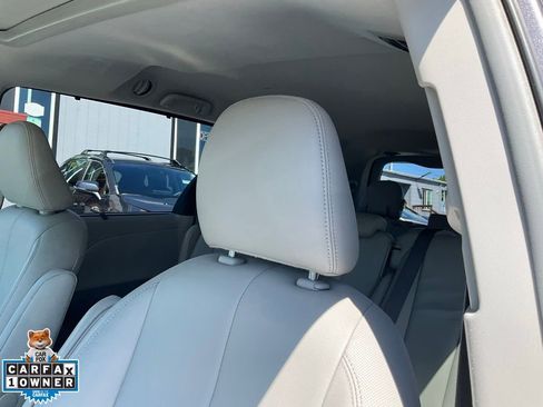 Used 2014 Toyota Sienna XLE image 17