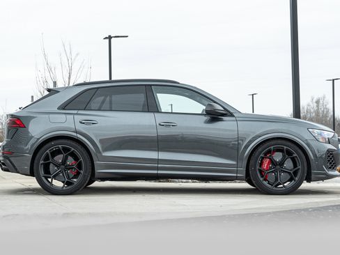 New 2026 Audi RS Q8 performance image 3