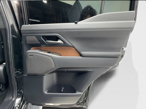 Used 2024 Lexus GX 550 w/ Cold Area Package AWD/4WD image 32