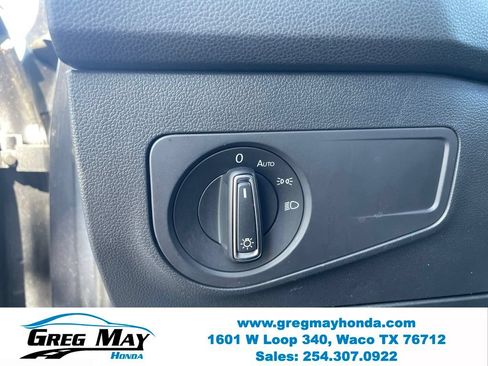 Used 2024 Volkswagen Tiguan SE w/ Panoramic Sunroof Package FWD image 15