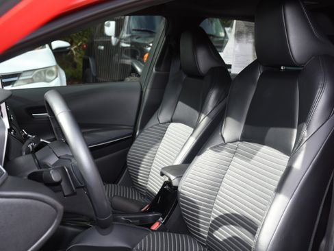 Used 2021 Toyota Corolla XSE image 11