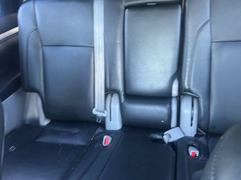 Used 2018 Toyota Highlander XLE AWD/4WD image 15