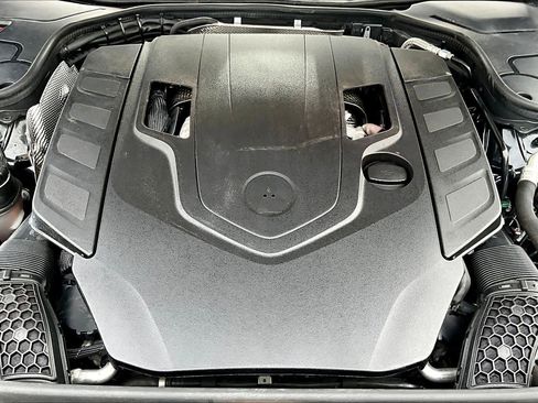 Used 2019 Mercedes-Benz S 560 Sedan image 33