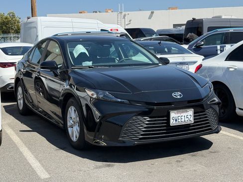 Used 2026 Toyota Camry LE w/ Convenience Package image 2