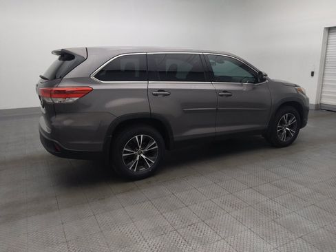 Used 2019 Toyota Highlander LE FWD image 10