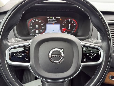 Used 2021 Volvo XC90 T6 Momentum w/ Climate Package image 26