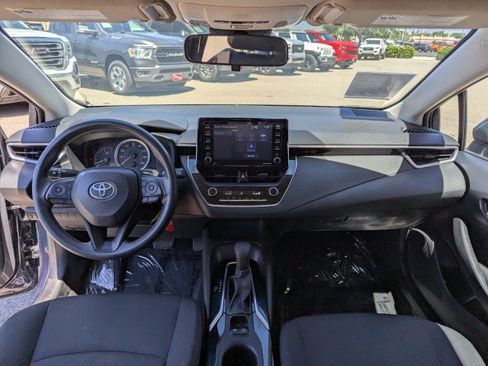 Used 2021 Toyota Corolla LE FWD image 18