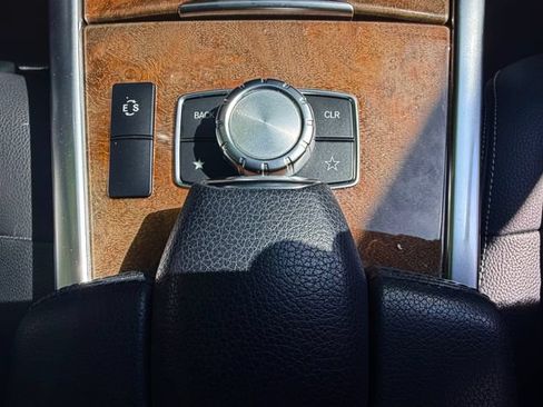Used 2014 Mercedes-Benz E 350 4MATIC Sedan image 23