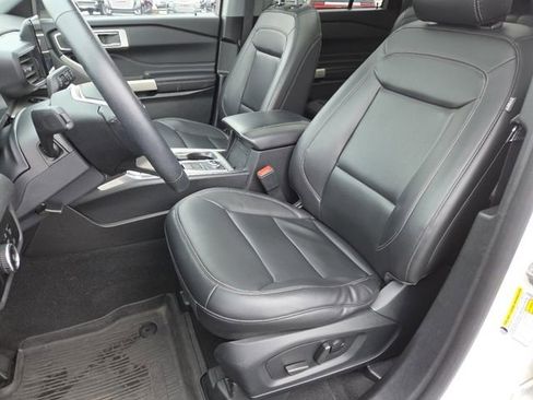 Used 2023 Ford Explorer XLT w/ Equipment Group 202A image 33