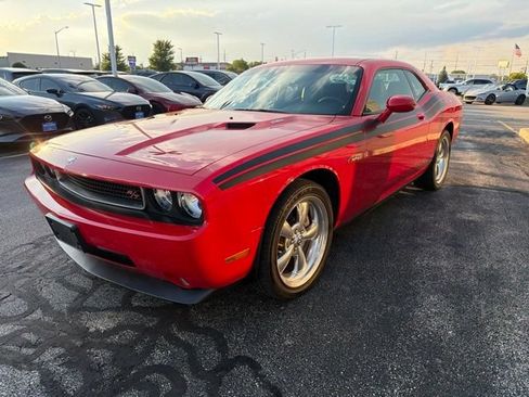 Used 2010 Dodge Challenger R/T RWD image 2