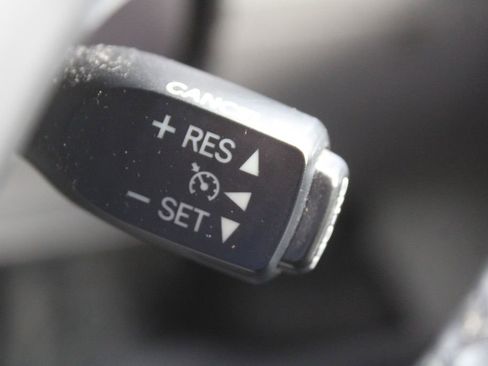 Used 2015 Toyota Highlander XLE image 35