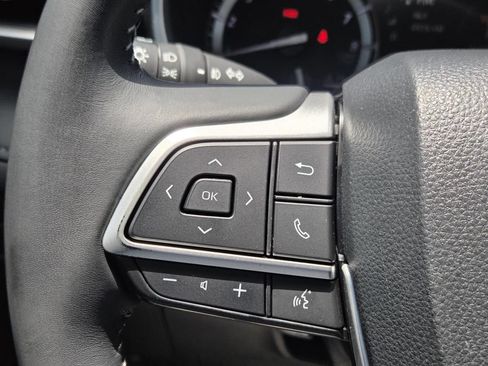 Used 2022 Toyota Highlander XSE FWD image 18