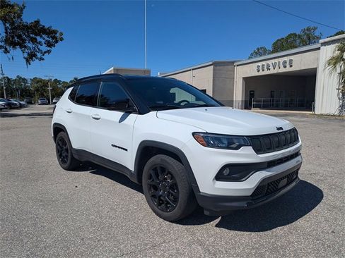 Used 2022 Jeep Compass Altitude image 2