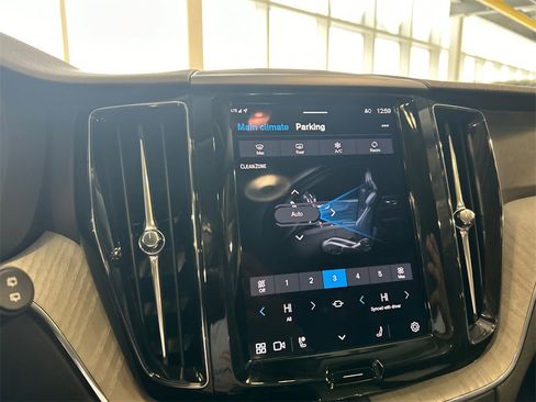 Certified 2025 Volvo XC60 B5 Plus image 15