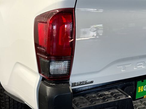 Used 2022 Toyota Tacoma SR RWD image 35