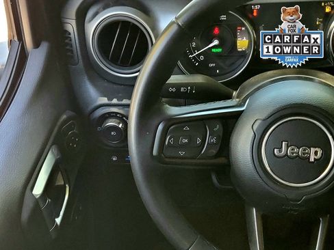 Used 2023 Jeep Wrangler Unlimited AWD/4WD image 12
