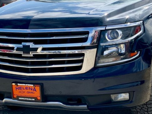 Used 2017 Chevrolet Suburban LT image 12
