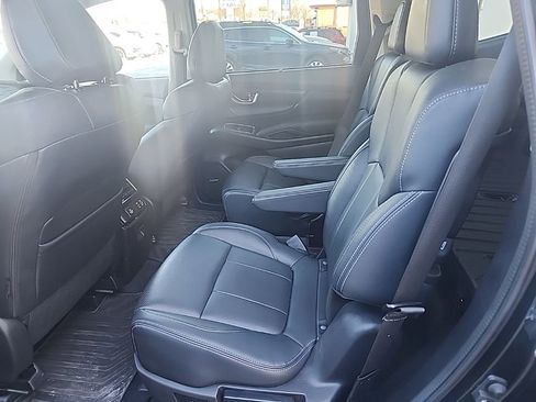 Used 2023 Subaru Ascent Touring image 10