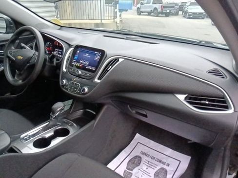 Used 2024 Chevrolet Malibu LT image 32