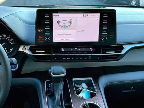 Certified 2023 Toyota Sienna XLE image 6