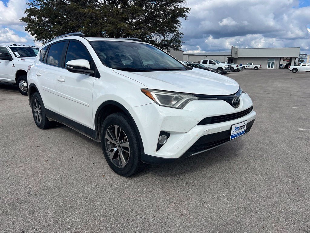 Used 2017 Toyota RAV4 XLE FWD image 11