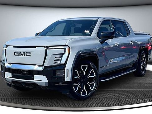 Used 2024 GMC Sierra EV Denali image 3