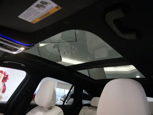 Used 2023 Mercedes-Benz GLC 300 4MATIC image 24