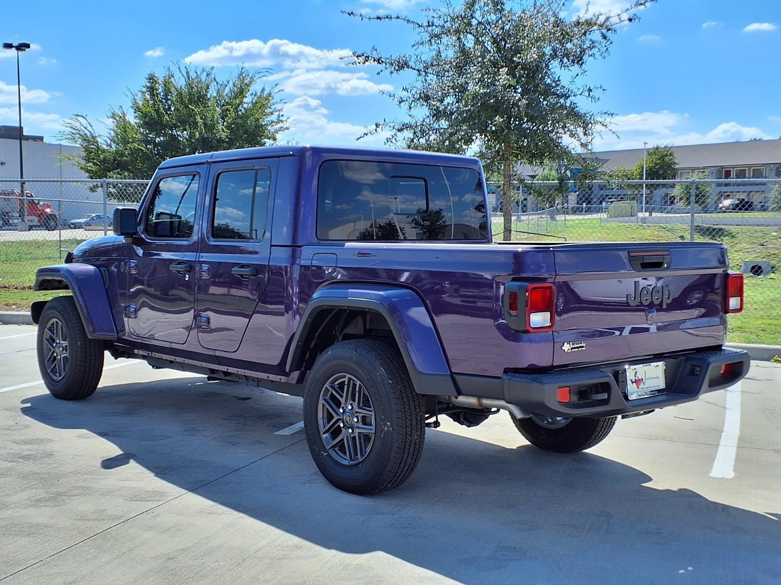 New 2026 Jeep Gladiator Sport AWD/4WD image 2