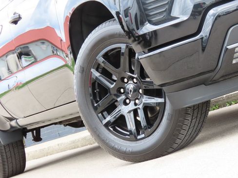 Used 2023 Chevrolet Silverado 1500 RST w/ Convenience Package II image 4