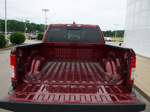 Used 2022 RAM 1500 Big Horn AWD/4WD image 9