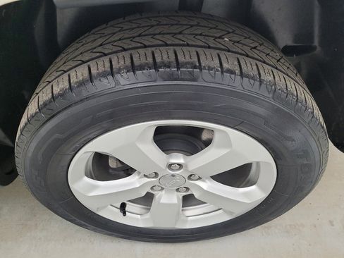 Used 2019 Jeep Compass Latitude w/ Popular Equipment Group AWD/4WD image 31