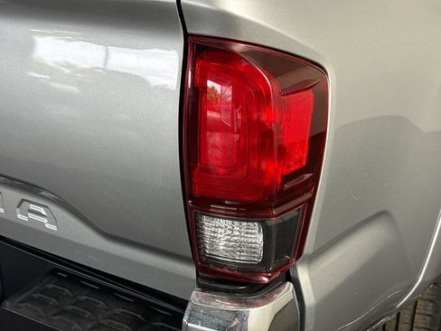 Used 2022 Toyota Tacoma SR5 RWD image 33