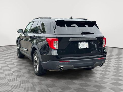 Used 2021 Ford Explorer XLT w/ Equipment Group 202A RWD image 6