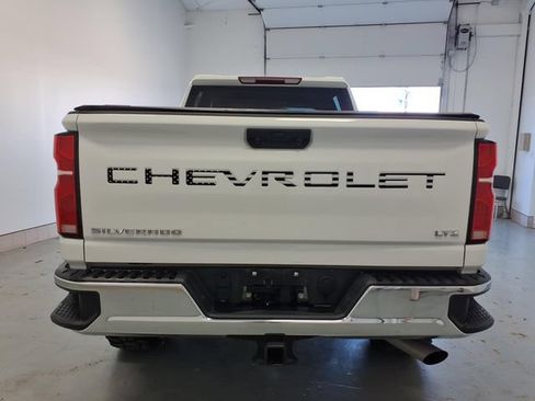 Used 2025 Chevrolet Silverado 2500 LTZ w/ LTZ Convenience Package AWD/4WD image 4