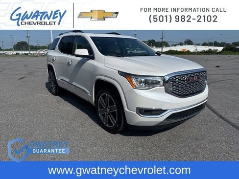 Used 2019 GMC Acadia Denali w/ Technology Package FWD image 3
