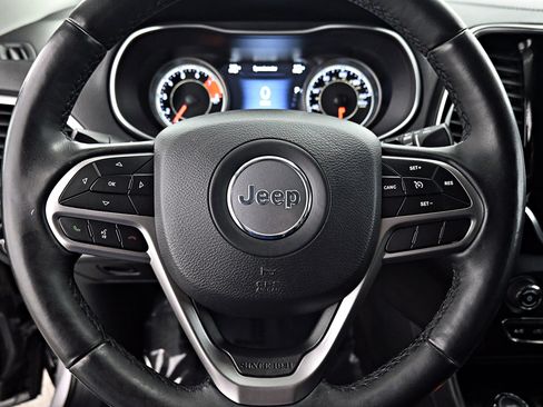 Used 2019 Jeep Cherokee Limited image 7