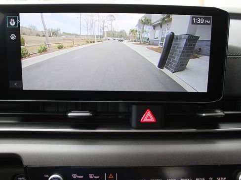 New 2026 Kia Carnival EX FWD image 57