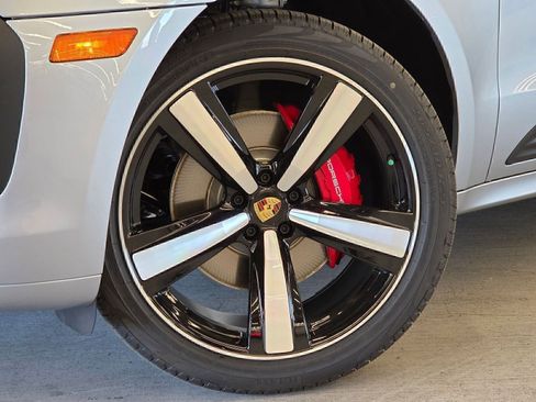 Certified 2026 Porsche Macan S AWD/4WD image 25