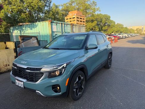 Used 2024 Kia Seltos EX FWD image 1