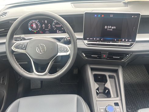 New 2026 Volkswagen Tiguan SE AWD/4WD image 19